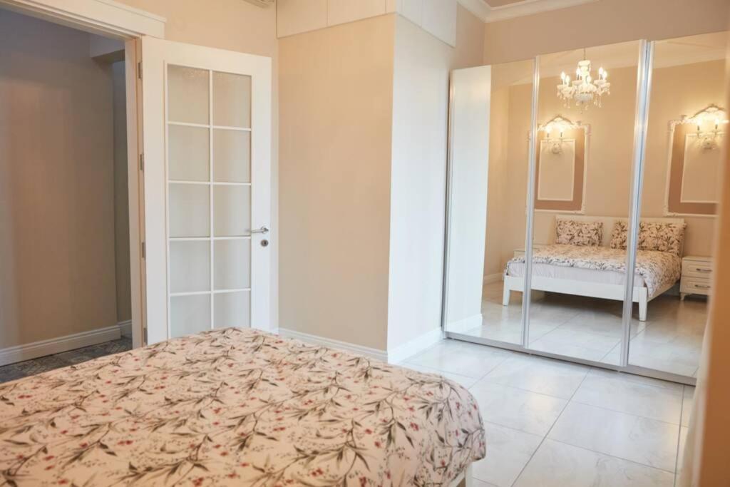 Taksim Square Apartment, Great View, Luxury Istanbul Eksteriør billede