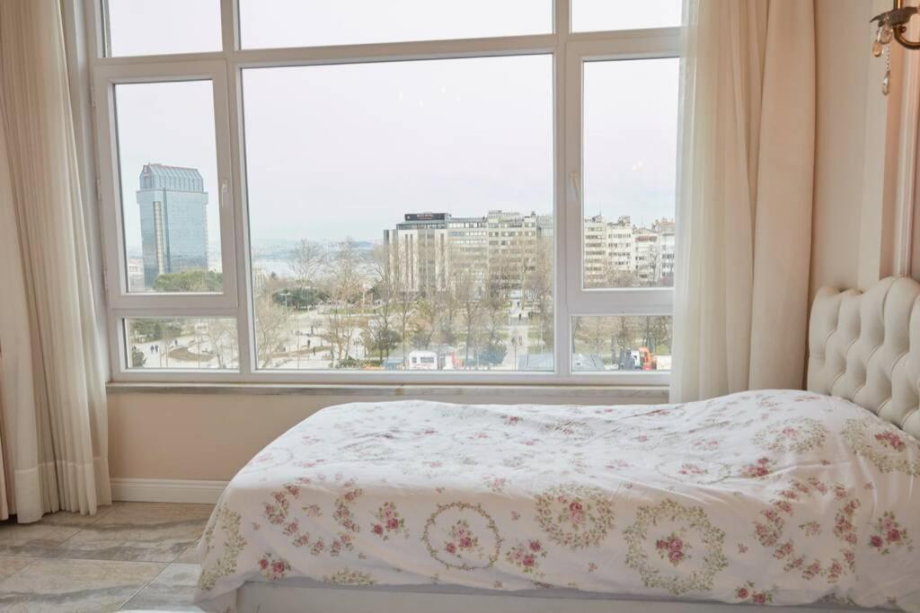 Taksim Square Apartment, Great View, Luxury Istanbul Eksteriør billede