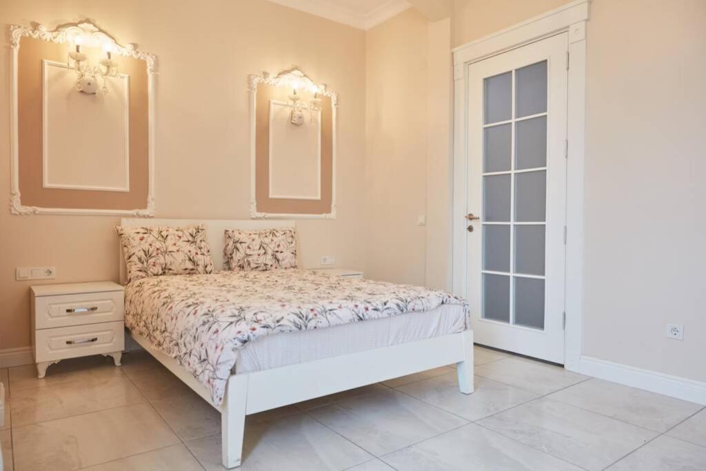 Taksim Square Apartment, Great View, Luxury Istanbul Eksteriør billede